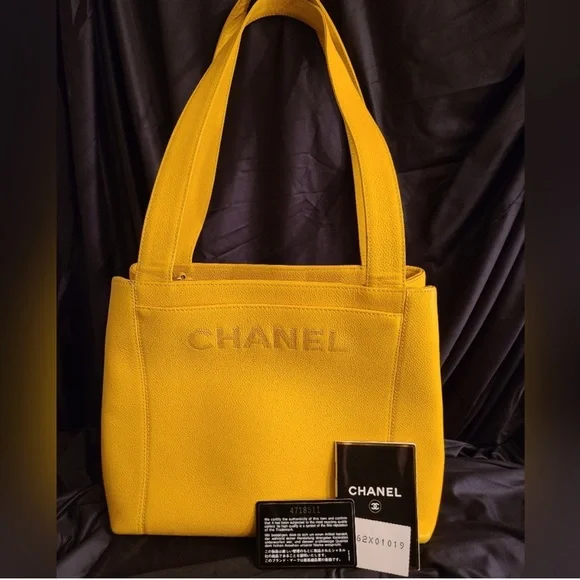 Chanel excellent condition Yellow cavier Tote Bag w original COA card & sticker - Picture 1 of 10
